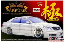 1:24 Mode Parfume Toyota Crown "Super VIP" Kiwami  (GRS182) Model Kit