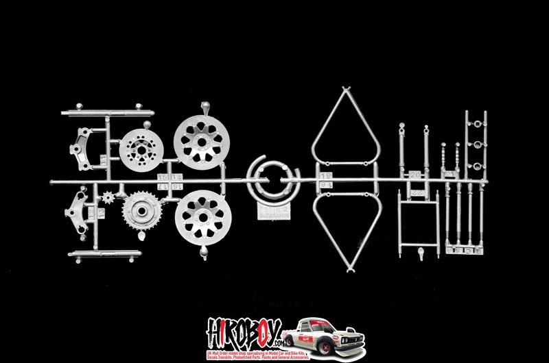 1:9 Suzuki RG 500 XR27 (Barry Sheene) | IT-4644 | Italeri