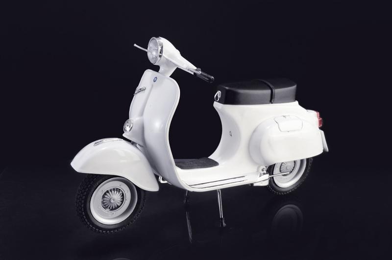 1:9 Vespa 125 Primavera | ITY-4633 | Italeri