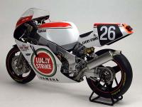 1:12 Yamaha YZF750 1987 Lucky Strike Team Roberts
