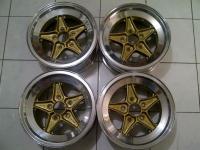 1:24 Racing Hart 15" Wheels and Tyres