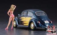 1:24 Volkswagen Beetle (1966) "Cal Look" w/Blonde Girl Figure