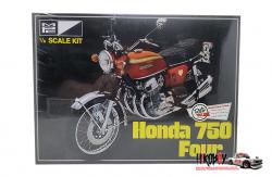 1:8 Honda 750 Four Model Kit